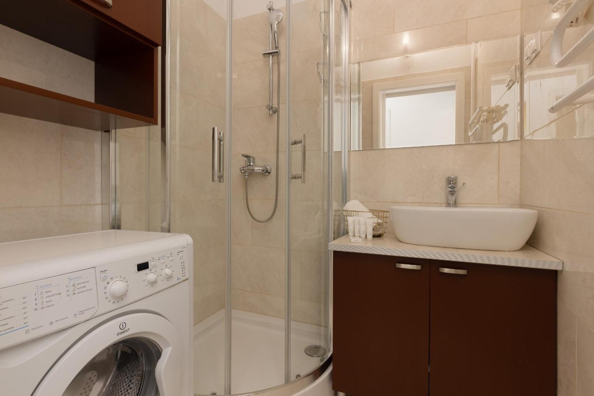 Warsaw New Town Square Apartment For 5 Guests By Noclegi Renters ภายนอก รูปภาพ